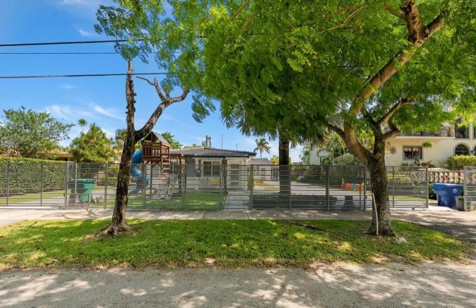 Cozy Triplex Centrally Located Casa vacanze *
