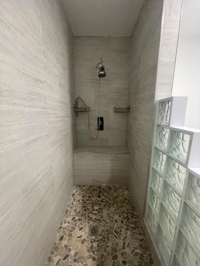 Cozy Triplex Centrally Located * Miami
