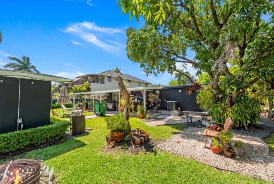 Cozy Triplex Centrally Located Casa vacanze *